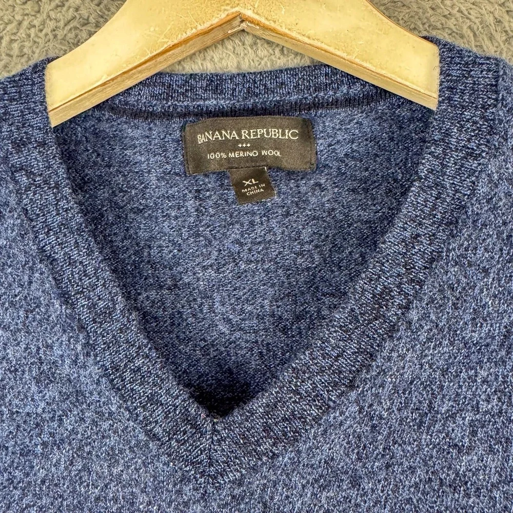 Banana Republic Sweater‎ Mens XL Blue 100% Merino Wool V Neck Pullover Knit